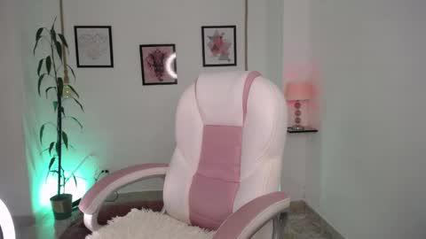 Danna online show from 04-29-26, 11:22