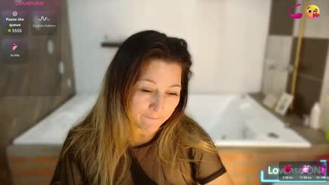 Snapshot of danna_wester chatting on 09-17-25, 02:19 D a n n a w e s t e r online show from 09-17-25, 02:19