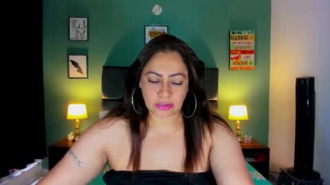 Snapshot of dannaboobsx chatting on 02-08-26, 07:06 Hilary online show from 02-08-26, 07:06