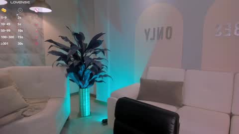 Snapshot of dannacruz_ chatting on 12-28-24, 07:01 Danna Cruz  online show from 12-28-24, 07:01