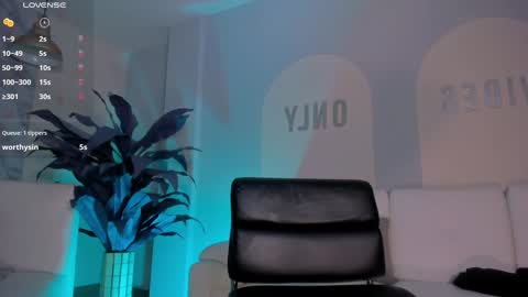 Snapshot of dannacruz_ chatting on 12-29-24, 01:13 Danna Cruz  online show from 12-29-24, 01:13