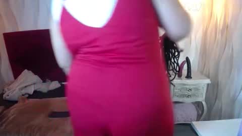 Danna Garza online show from 11-23-25, 04:56