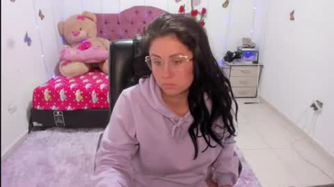 Danna Sofia jeins online show from 06-14-26, 07:05
