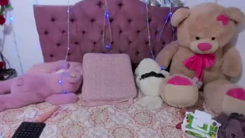Danna Sofia jeins online show from 07-06-26, 05:26