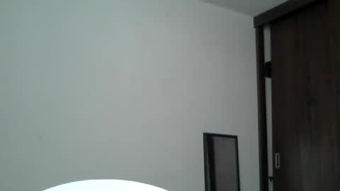 Snapshot of dannali22 chatting on 07-27-26, 06:37 Dannali22 online show from 07-27-26, 06:37