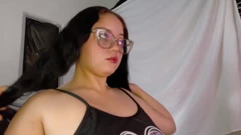 Snapshot of dannanovoa chatting on 06-11-26, 12:03 Danna online show from 06-11-26, 12:03