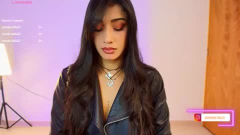 Snapshot of dannawells chatting on 06-19-26, 01:10 Danna Wells online show from 06-19-26, 01:10