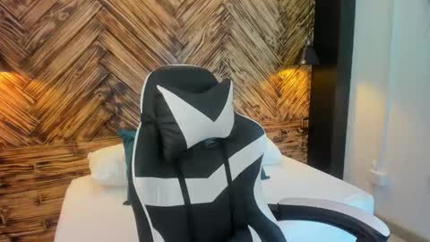 Snapshot of danne_bratz_ chatting on 11-07-25, 07:25 D A N N A online show from 11-07-25, 07:25