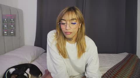 Snapshot of dannielle_ chatting on 01-04-25, 08:59 online show from 01-04-25, 08:59