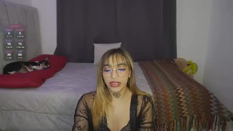 Snapshot of dannielle_ chatting on 02-25-25, 08:41 online show from 02-25-25, 08:41