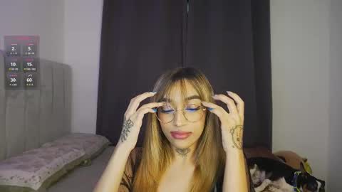 Snapshot of dannielle_ chatting on 03-03-25, 09:37 online show from 03-03-25, 09:37