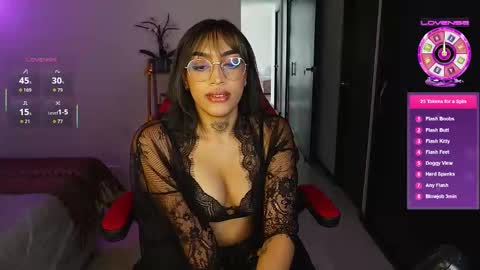 Snapshot of dannielle_ chatting on 09-12-25, 08:53 online show from 09-12-25, 08:53