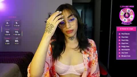 Snapshot of dannielle_ chatting on 09-16-25, 07:59 online show from 09-16-25, 07:59