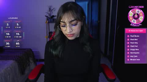 Snapshot of dannielle_ chatting on 10-09-25, 08:18 online show from 10-09-25, 08:18