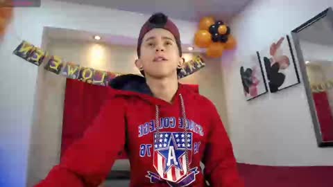 Snapshot of danny__santoro chatting on 10-07-25, 12:57 Danny online show from 10-07-25, 12:57