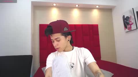Snapshot of danny__santoro chatting on 11-01-25, 01:13 Danny online show from 11-01-25, 01:13