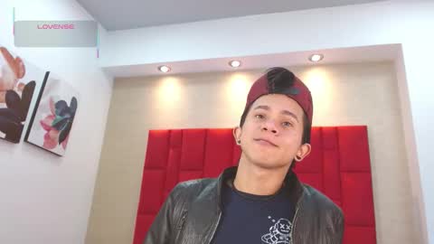 Snapshot of danny__santoro chatting on 11-18-25, 01:59 Danny online show from 11-18-25, 01:59