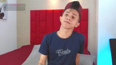 Snapshot of danny__santoro chatting on 11-30-25, 01:15 Danny online show from 11-30-25, 01:15