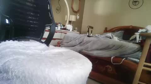 Snapshot of dannyb618 chatting on 02-01-25, 08:05 Danielle online show from 02-01-25, 08:05