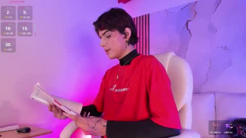 Snapshot of dannysastar_ chatting on 10-28-25, 10:45 DANNYSA online show from 10-28-25, 10:45