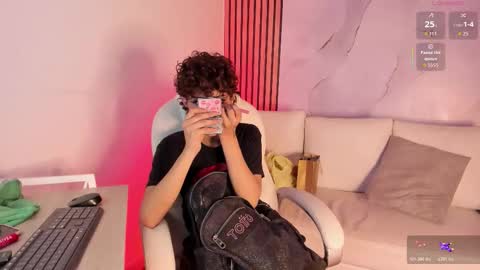 Snapshot of dannysastar_ chatting on 01-17-26, 09:40 DANNYSA online show from 01-17-26, 09:40