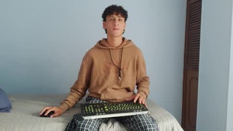 Dante online show from 10-20-25, 03:34