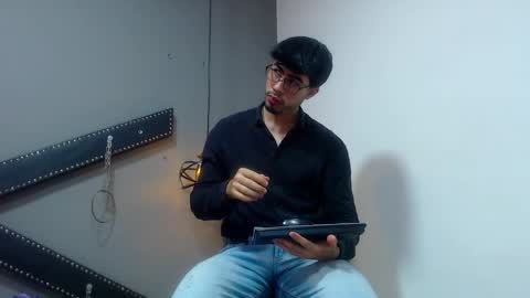 Snapshot of dantebrown11 chatting on 09-09-25, 12:05 Dantes Infierno online show from 09-09-25, 12:05