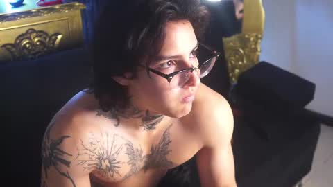 Snapshot of dantecoppolaa chatting on 03-05-25, 02:23 Dante coppola online show from 03-05-25, 02:23