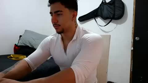 Snapshot of dantevicius chatting on 11-14-25, 09:46 Dante Vicius online show from 11-14-25, 09:46