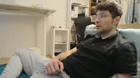 Snapshot of dantheman233 chatting on 01-08-25, 02:35 Daniel online show from 01-08-25, 02:35