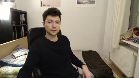 Snapshot of dantheman233 chatting on 02-09-25, 07:19 Daniel online show from 02-09-25, 07:19