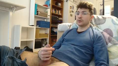 Snapshot of dantheman233 chatting on 03-10-25, 11:53 Daniel online show from 03-10-25, 11:53