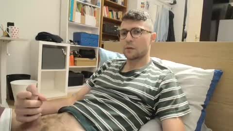 Snapshot of dantheman233 chatting on 09-16-25, 03:02 Daniel online show from 09-16-25, 03:02