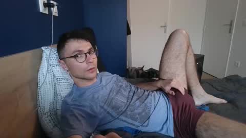 Snapshot of dantheman233 chatting on 09-25-25, 02:32 Daniel online show from 09-25-25, 02:32