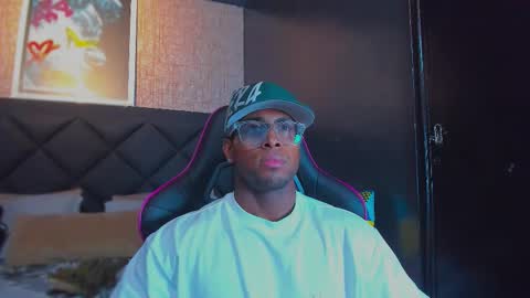 Snapshot of dany_dryy chatting on 12-14-25, 06:41 Dany online show from 12-14-25, 06:41