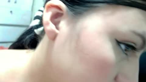 Snapshot of daphne877046 chatting on 06-12-26, 01:15 daphne877046 online show from 06-12-26, 01:15