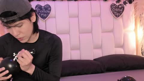 daphne_and_roger online show from 04-16-26, 11:22