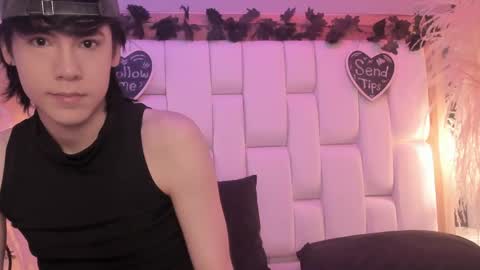 daphne_and_roger online show from 04-20-26, 11:24