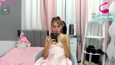 Snapshot of daphne_finley chatting on 07-07-26, 06:47 Daphne online show from 07-07-26, 06:47