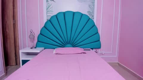 Daphne  online show from 01-12-25, 11:28