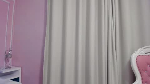 Daphne  online show from 01-31-25, 05:19