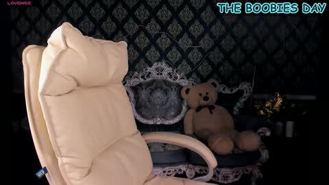 Agatha  online show from 10-22-25, 01:11