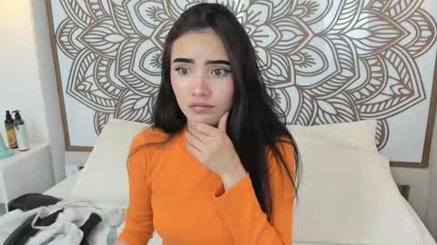 Snapshot of daphne_nicolle chatting on 10-08-25, 12:36 Daphne online show from 10-08-25, 12:36
