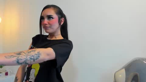 Snapshot of daphne_nicolle chatting on 10-15-25, 08:31 Daphne online show from 10-15-25, 08:31
