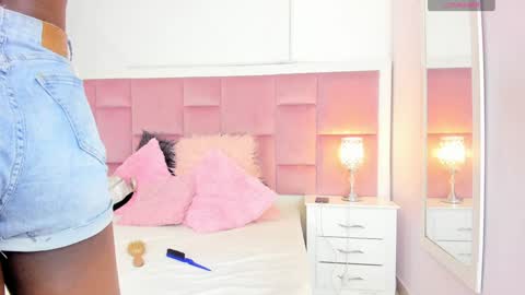 Daphne online show from 12-10-24, 02:16