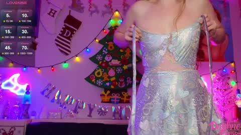 Snapshot of daphnemadison chatting on 12-28-24, 10:34 Daphne Madison online show from 12-28-24, 10:34