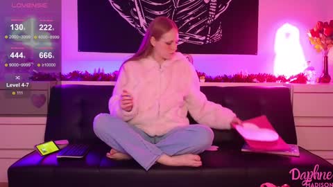 Snapshot of daphnemadison chatting on 02-05-25, 02:40 Daphne Madison online show from 02-05-25, 02:40