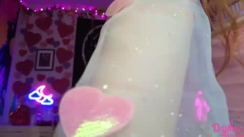 Snapshot of daphnemadison chatting on 02-14-25, 08:59 Daphne Madison online show from 02-14-25, 08:59