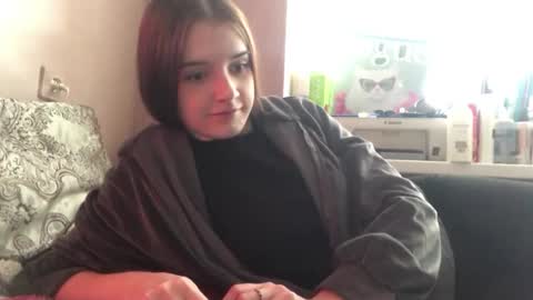 Emilia online show from 03-17-26, 01:47