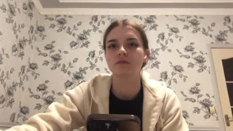 Snapshot of daphnesterlace chatting on 05-10-26, 10:48 Emilia online show from 05-10-26, 10:48